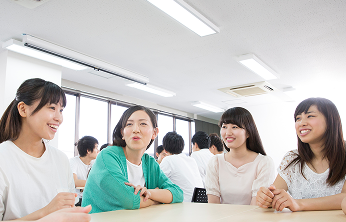 말이 트이는 환경